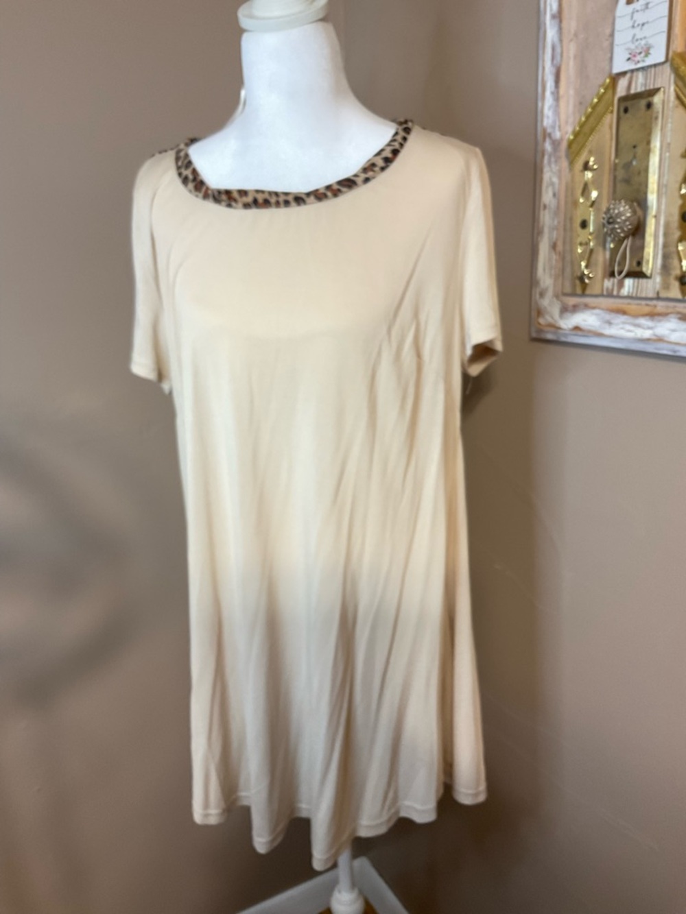 Umgee Cream Short Sleeve Swing Tunic with Leopard Trim